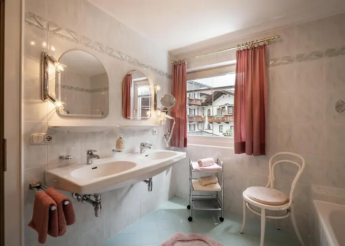 伊伯哈尔特公寓 *