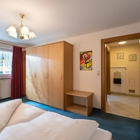 Haus Eberharter 메이른호픈